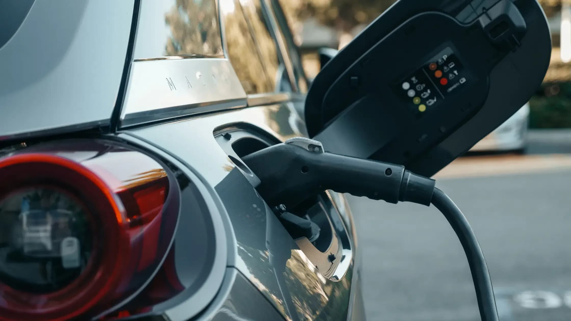 Delhi Plans 100% Road Tax Waiver for EVs Under New Policy Push